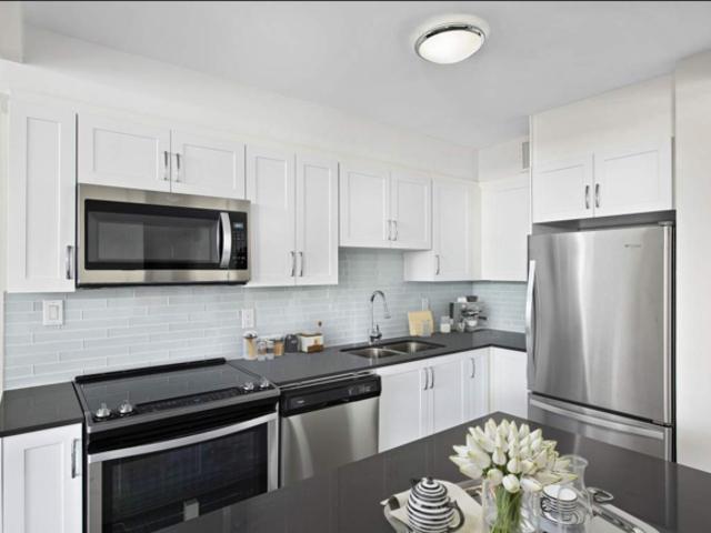 Apartment 2 Bedroom For Rent Mississauga ON 2373 ES96584988