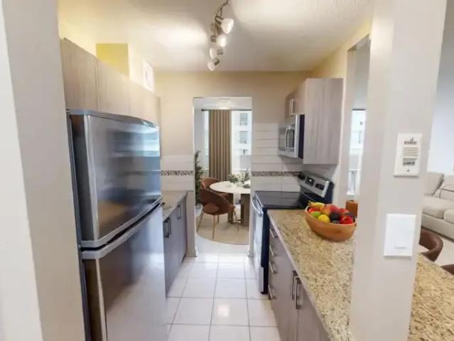Apartment 2 Bedroom For Rent Mississauga ON 2375 ES103839282