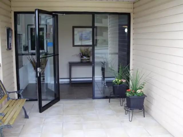 Apartment 2 Bedroom For Rent New Westminster BC 2200 ES103694478