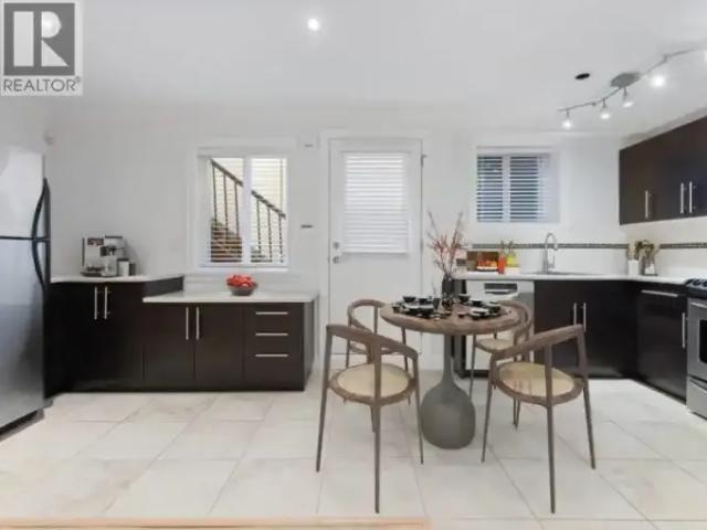 Apartment 2 Bedroom For Rent North Vancouver BC 2750 ES98956387