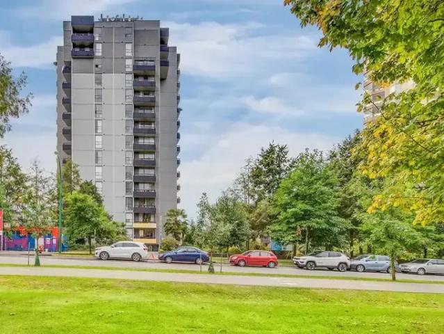 Apartment 2 Bedroom For Rent North Vancouver BC 2926 ES96817346