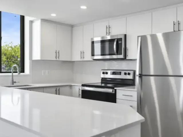 Apartment 2 Bedroom For Rent Ottawa ON 2165 ELS102578502
