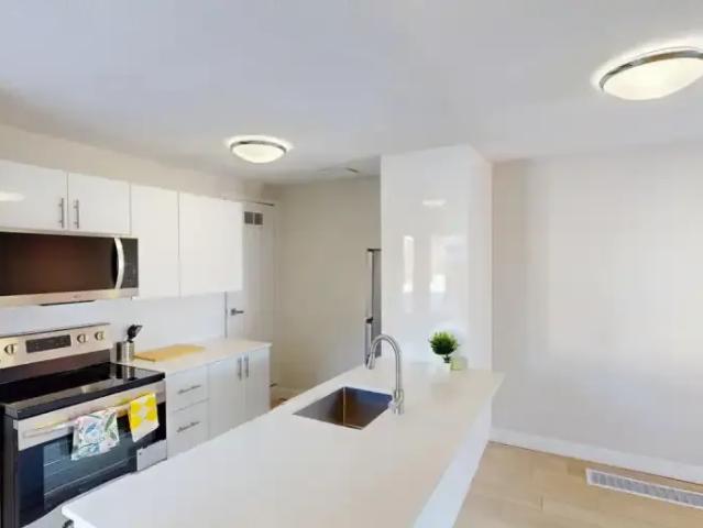 Apartment 2 Bedroom For Rent Ottawa ON 2569 ELS101474480
