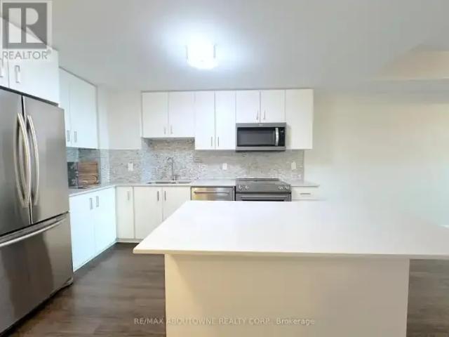 Apartment 2 Bedroom For Rent Oakville ON 2625 ES103322734