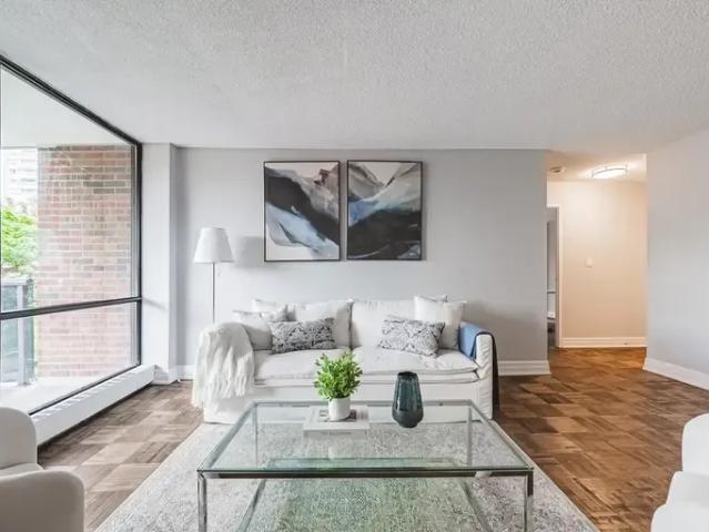Apartment 2 Bedroom For Rent Oakville ON 2785 ELS96588256