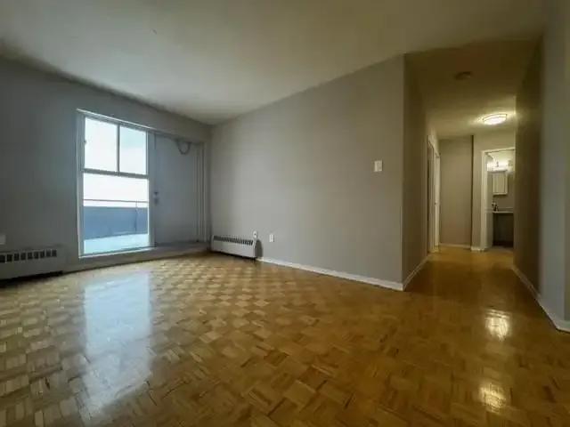 Apartment 2 Bedroom For Rent Oakville ON 2099 ES103694933
