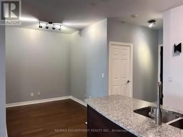 Apartment 2 Bedroom For Rent Oakville ON 2200 ES102915307