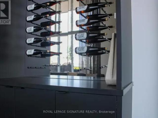 Apartment 2 Bedroom For Rent Oakville ON 2300 ES102794956