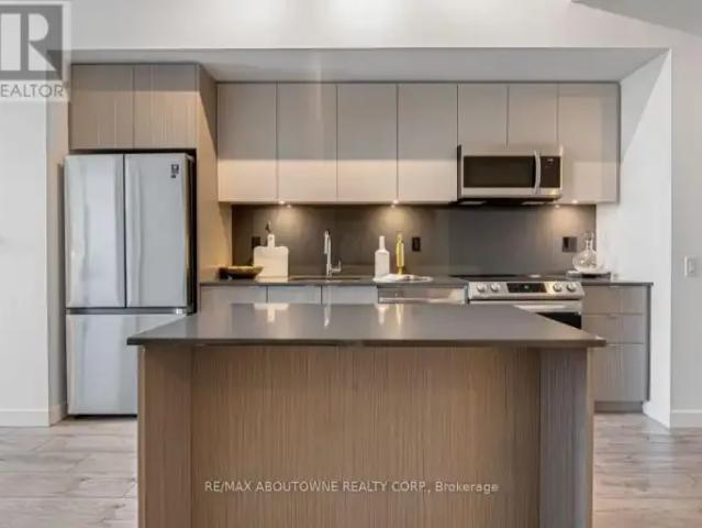 Apartment 2 Bedroom For Rent Oakville ON 3895 ES102578861