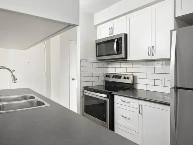 Apartment 2 Bedroom For Rent Oshawa ON 1992 ES94182160