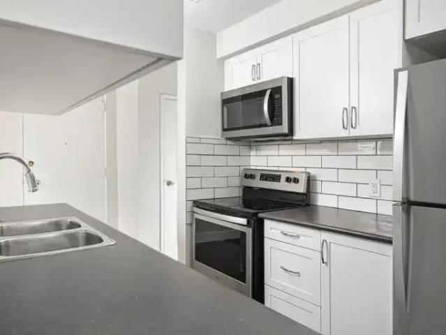 Apartment 2 Bedroom For Rent Oshawa ON 2074 ELS103118580