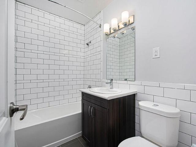 Apartment 2 Bedroom For Rent Oshawa ON 2169 ES98310797