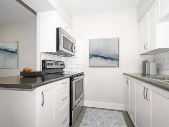 Apartment 2 Bedroom For Rent Aurora ON 2440 ES104985935
