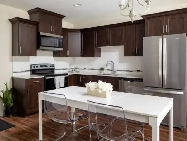 Apartment 2 Bedroom For Rent Amherstburg ON 3200 ES102338864