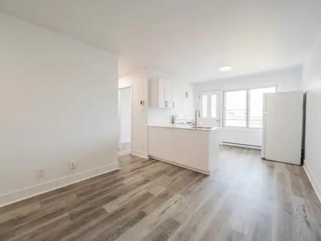 Apartment 2 Bedroom For Rent Anjou QC 1550 ES98340782
