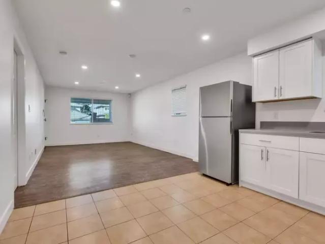 Apartment 2 Bedroom For Rent Burnaby BC 2300 ELS101789222