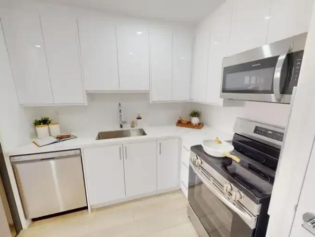 Apartment 2 Bedroom For Rent Burlington ON 2253 ES104535346