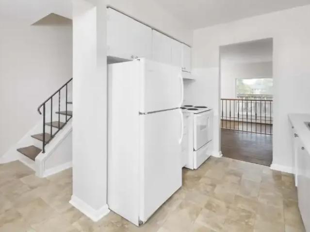 Apartment 2 Bedroom For Rent Burlington ON 2920 ES105047142