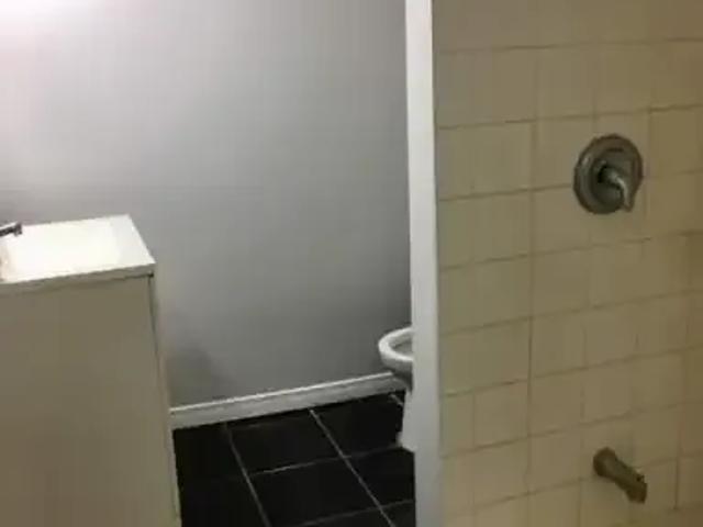 Apartment 2 Bedroom For Rent Barrie ON 1700 ELS101042672