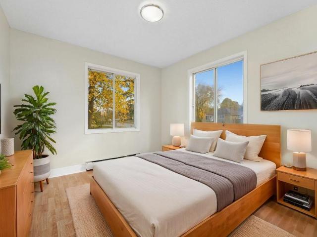 Apartment 2 Bedroom For Rent Barrie ON 1999 ES98311033