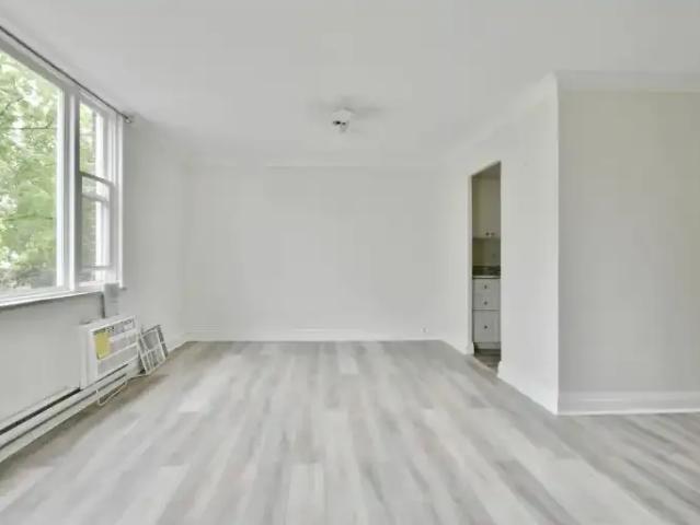 Apartment 2 Bedroom For Rent Barrie ON 2097 ES104985977