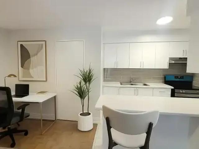 Apartment 2 Bedroom For Rent Barrie ON 2195 ES97229381