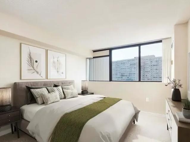 Apartment 2 Bedroom For Rent Brampton ON 1 ES97157340