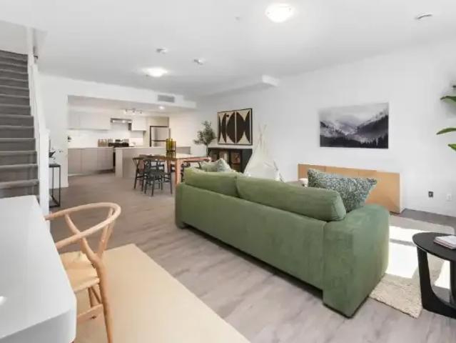 Apartment 2 Bedroom For Rent Brampton ON 2840 ES104711075