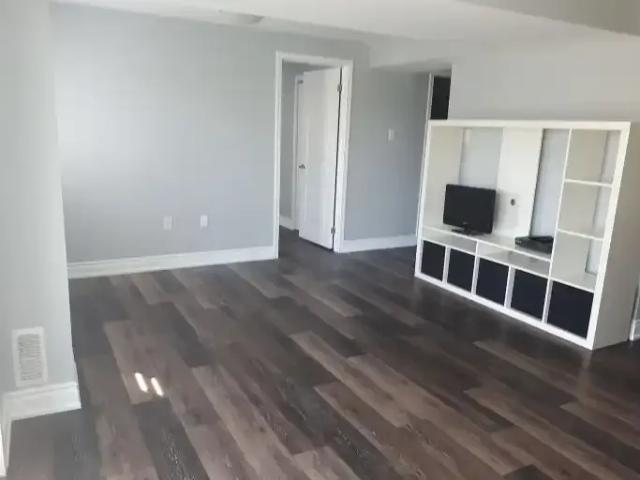 Apartment 2 Bedroom For Rent Brampton ON 2100 ES100761045