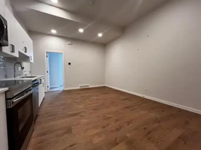 Apartment 2 Bedroom For Rent Calgary AB 1300 ELS99223106