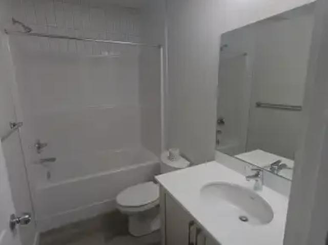 Apartment 2 Bedroom For Rent Calgary AB 1300 ELS102468217