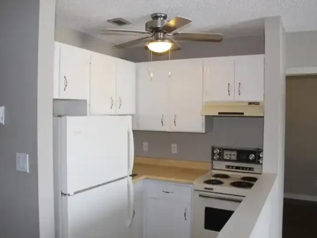 Apartment 2 Bedroom For Rent Calgary AB 1500 ELS102550957