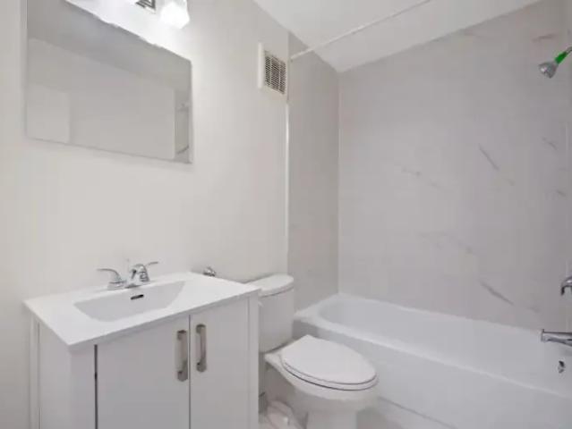 Apartment 2 Bedroom For Rent Cambridge ON 1725 ES103611275