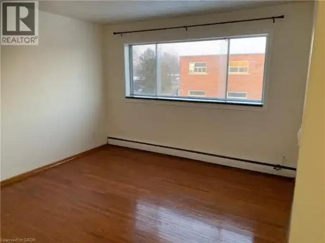Apartment 2 Bedroom For Rent Cambridge ON 1750 ES98018986