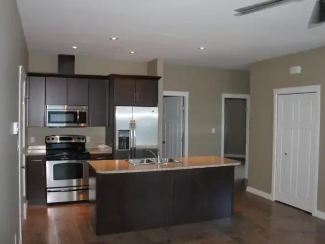 Apartment 2 Bedroom For Rent Campbell River BC 1695 ES102467571