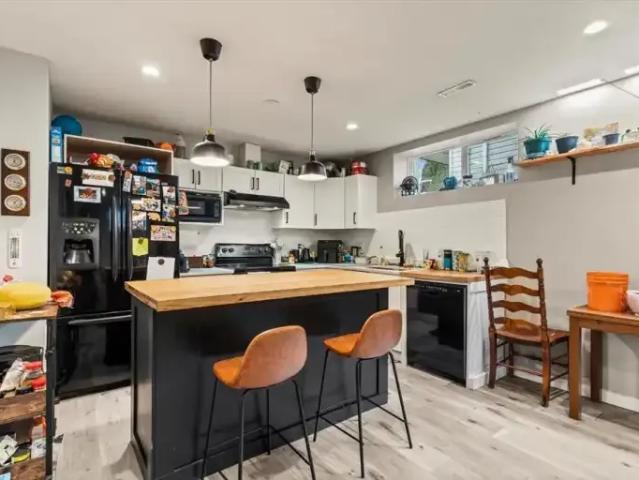 Apartment 2 Bedroom For Rent Chilliwack BC 1500 ELS102658519