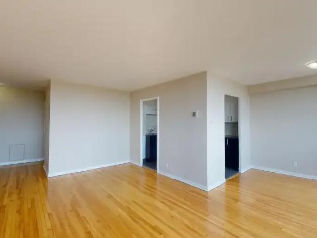 Apartment 2 Bedroom For Rent Cote Saint Luc QC 1849 ES97307960