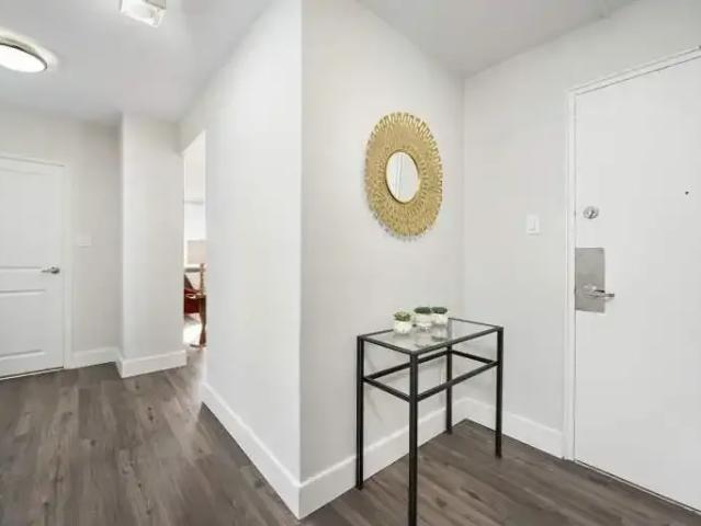 Apartment 2 Bedroom For Rent Etobicoke ON 2559 ES104781952