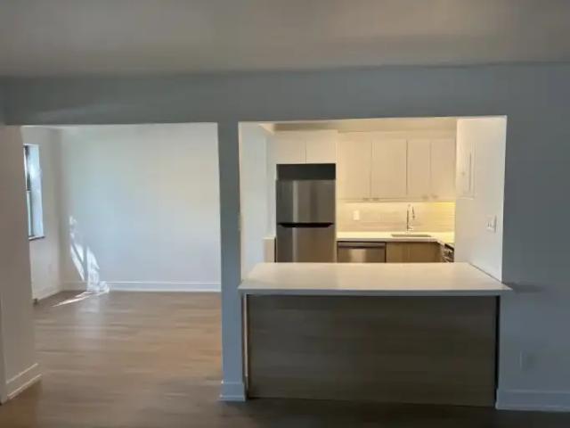 Apartment 2 Bedroom For Rent Etobicoke ON 2900 ES101399990