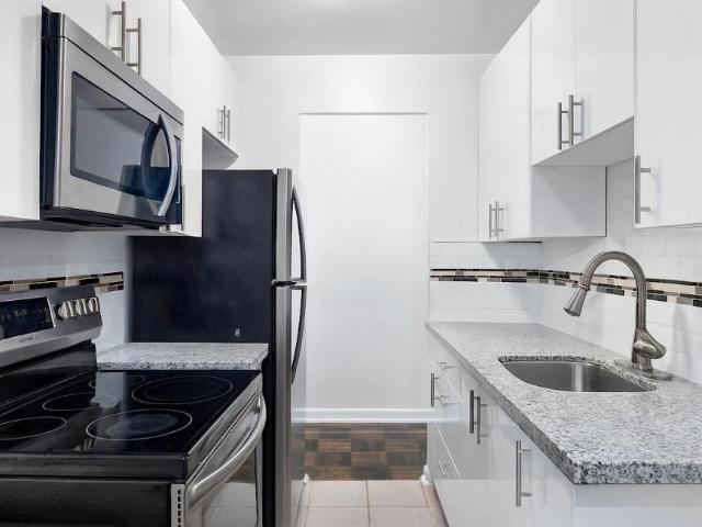 Apartment 2 Bedroom For Rent East York ON 1999 ES98313561