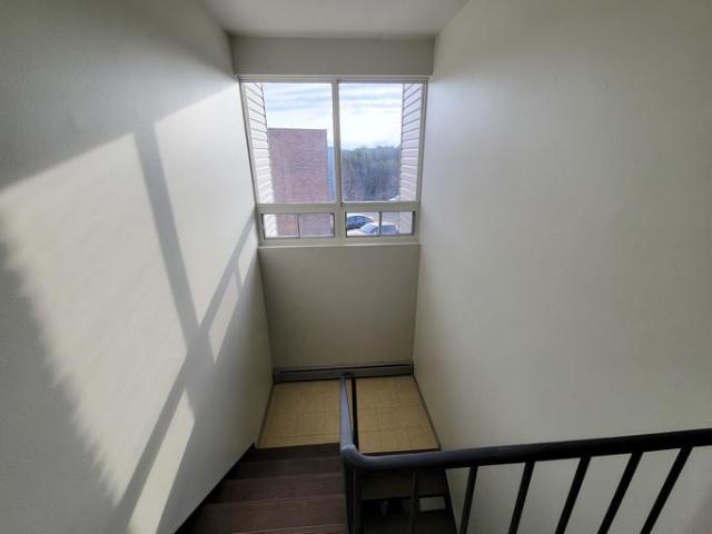 Apartment 2 Bedroom For Rent Guelph ON 2115 ES92502695