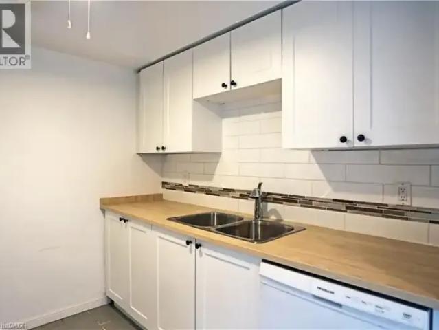 Apartment 2 Bedroom For Rent Guelph ON 2300 ES104864247