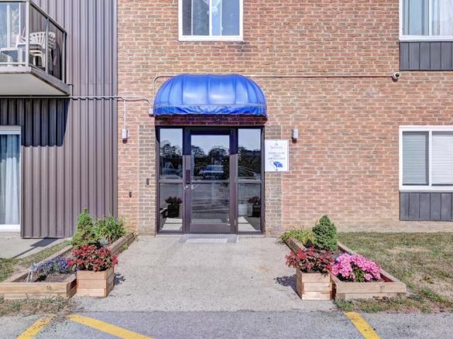 Apartment 2 Bedroom For Rent Guelph ON 2360 ES102086907