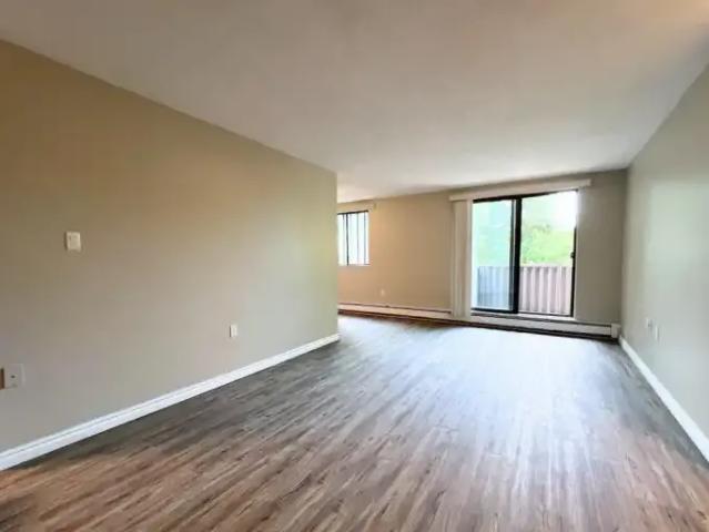 Apartment 2 Bedroom For Rent Goderich ON 2050 ES105198191