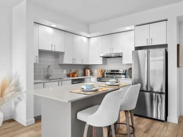 Apartment 2 Bedroom For Rent Kelowna BC 2271 ES99753294