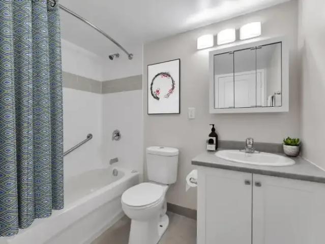 Apartment 2 Bedroom For Rent Kingston ON 1629 ES103090807