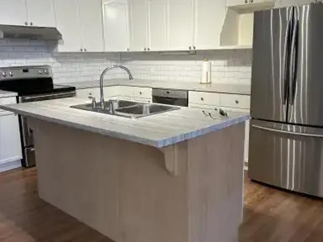 Apartment 2 Bedroom For Rent Kingston ON 2500 ES99878963