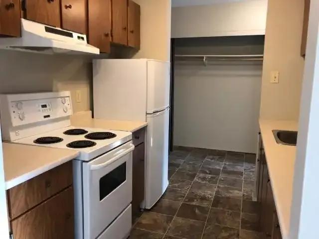 Apartment 2 Bedroom For Rent Lacombe AB 1350 ES103958682