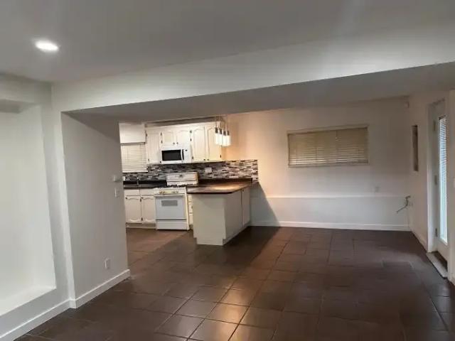 Apartment 2 Bedroom For Rent Langley BC 1800 ES102847338