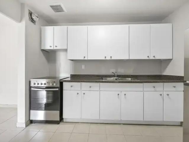 Apartment 2 Bedroom For Rent London ON 1676 ES100526192
